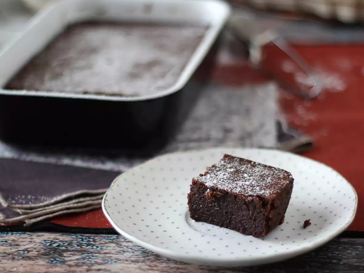 Recept Extra fondant čokoladna in kostanjeva kremna torta s samo 4 sestavinami