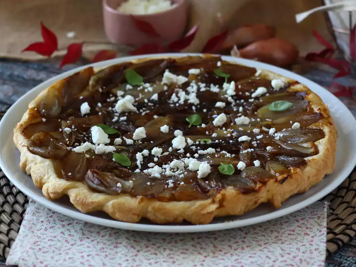 Recept Tarte tatin s šalotko in feto, nepremagljiva slana različica!