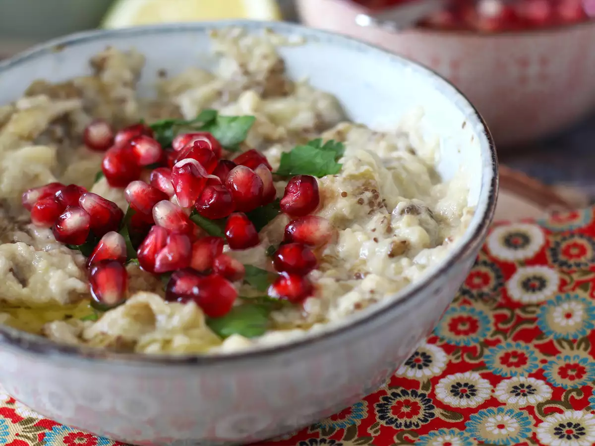 Recept Baba ganoush – okusen libanonski namaz iz jajčevcev