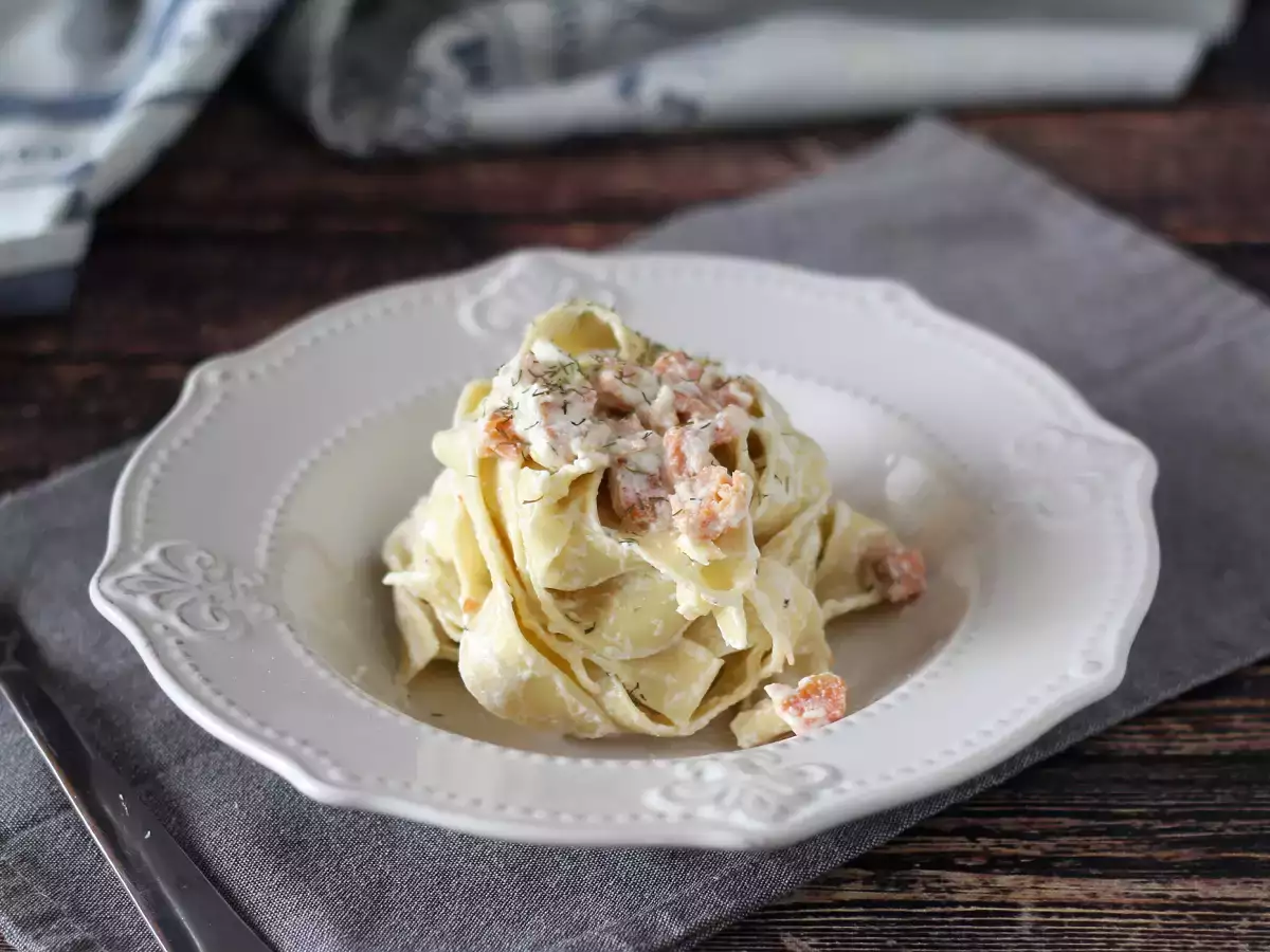 Recept Testenine z lososom in sirom rikota, kremni recept, ki ga želi poskusiti vsak.
