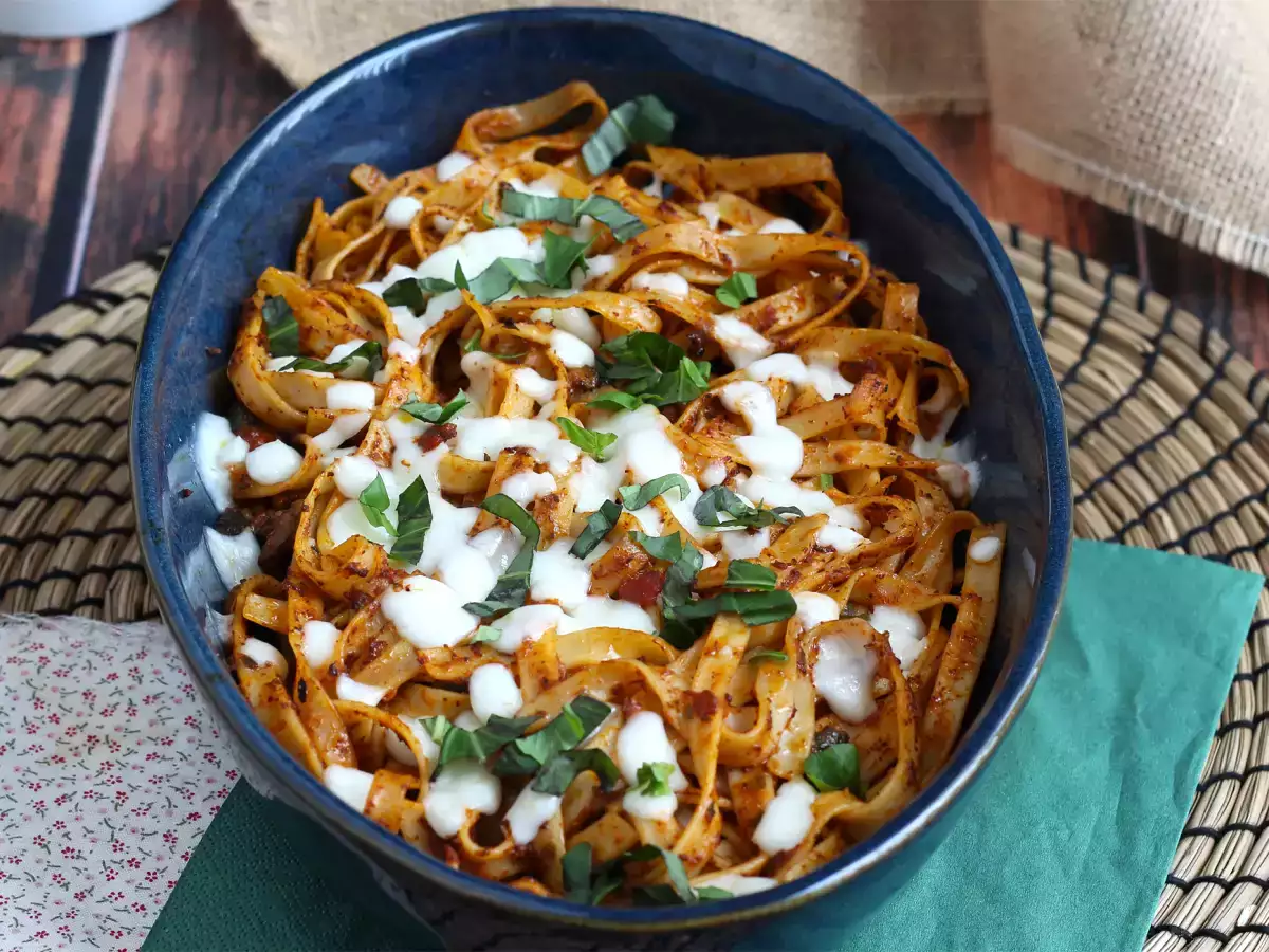 Recept Tagliatelle al forno, recept za uporabo preostalih testenin, ki preprečuje odlaganje odpadkov