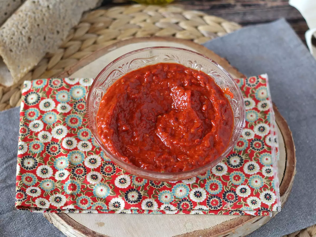 Recept Namaz iz rdeče paprike: osvežujoča sprememba za aperitiv!