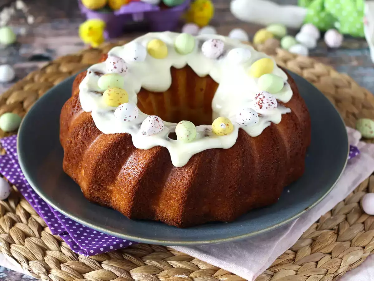 Recept Velikonočna torta bundt z limono in belo čokolado