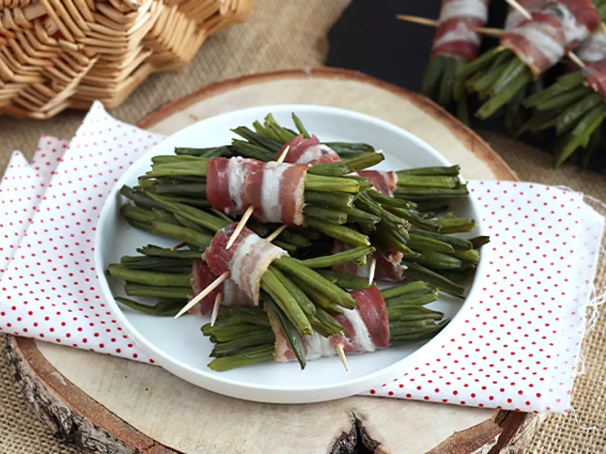 Recept Snopi stročjega fižola in dimljene slanine
