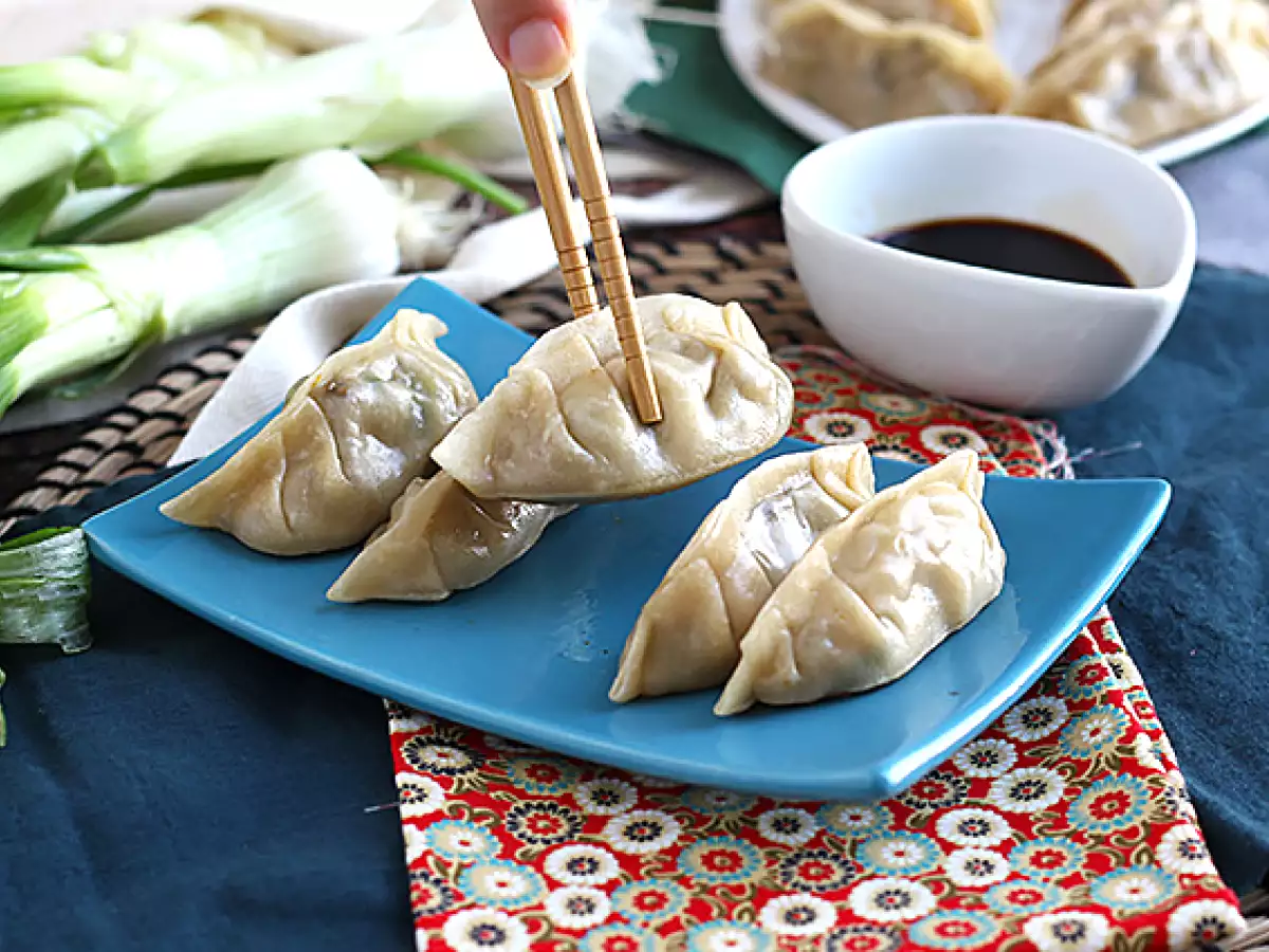 Recept Gyozas s piščancem, korenčkom in gobami