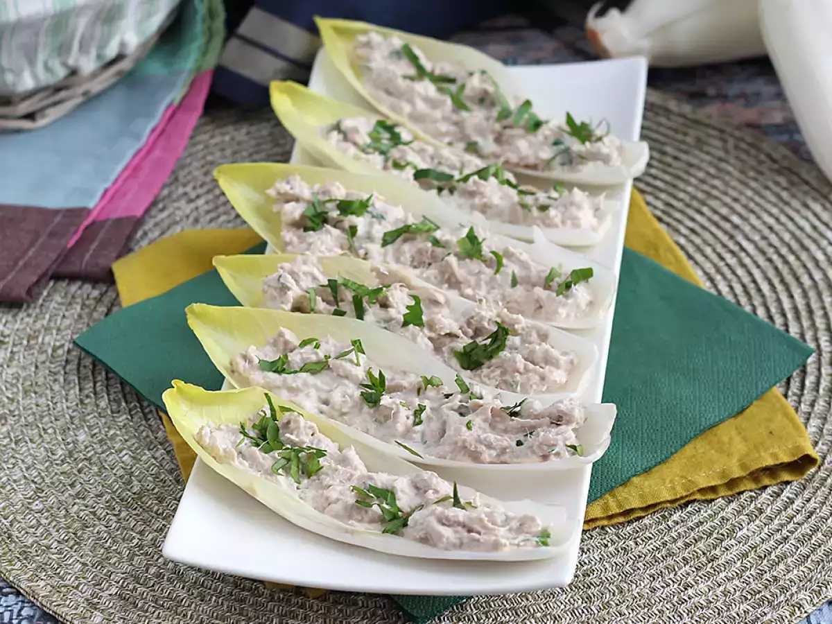 Recept Pladnji endivije z omako iz tune