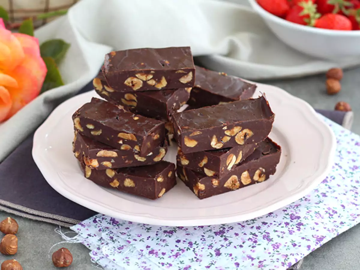 Recept Čokoladni fudge z lešniki – čokoladni kvadratki z lešniki
