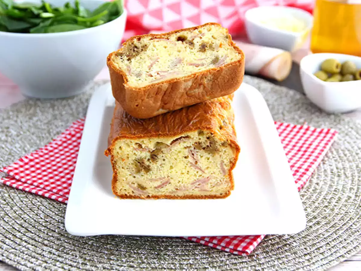 Recept Torta s šunko in sirom z zelenimi olivami