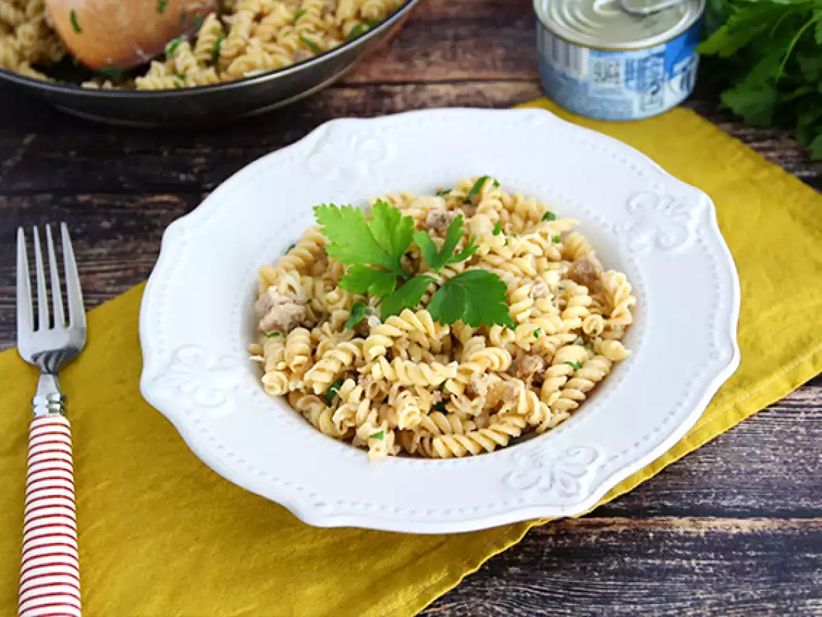 Recept Enostavne testenine s tuno