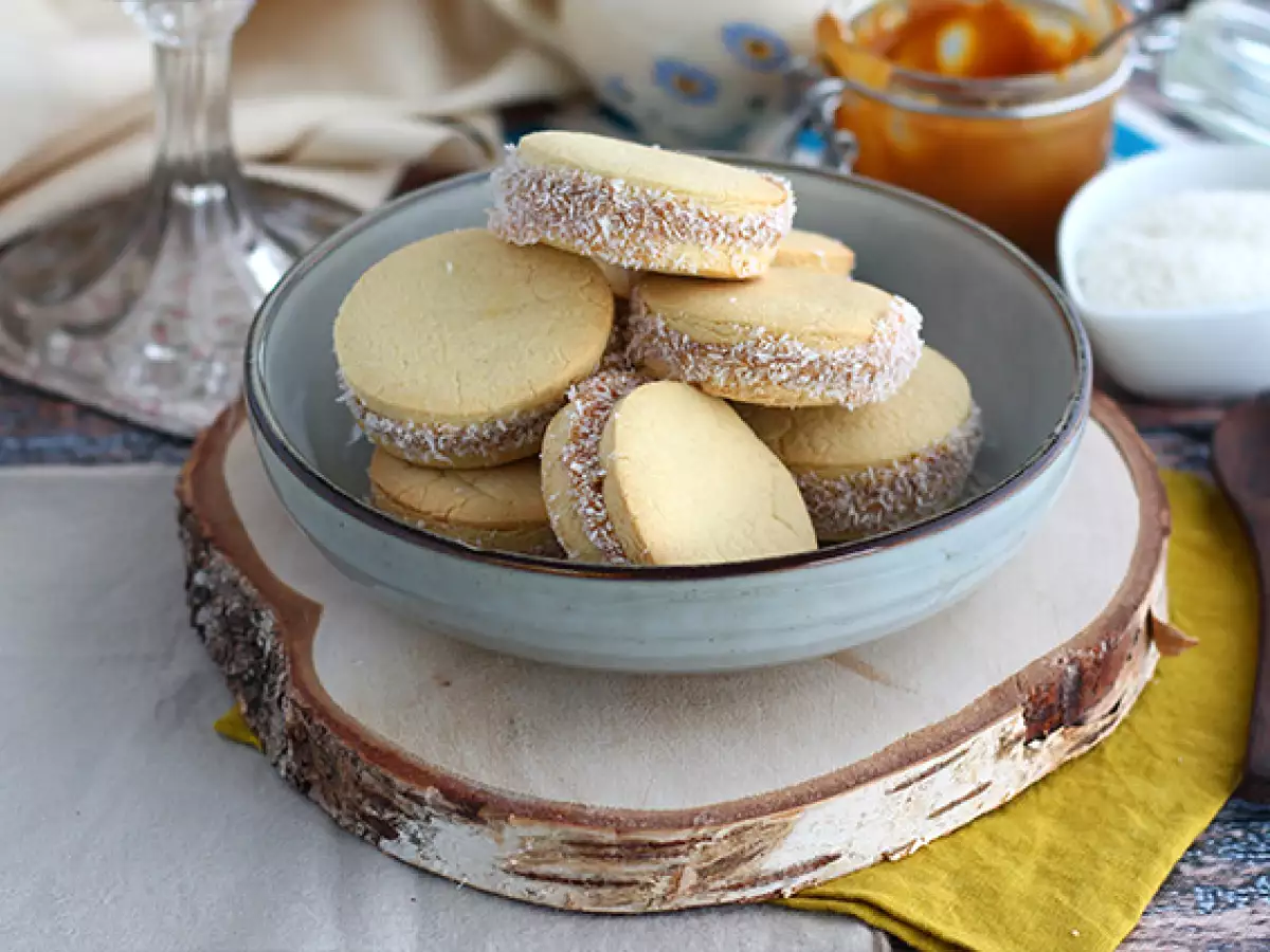 Recept Alfajores – argentinski piškoti z mlečnim karamelom in kokosom