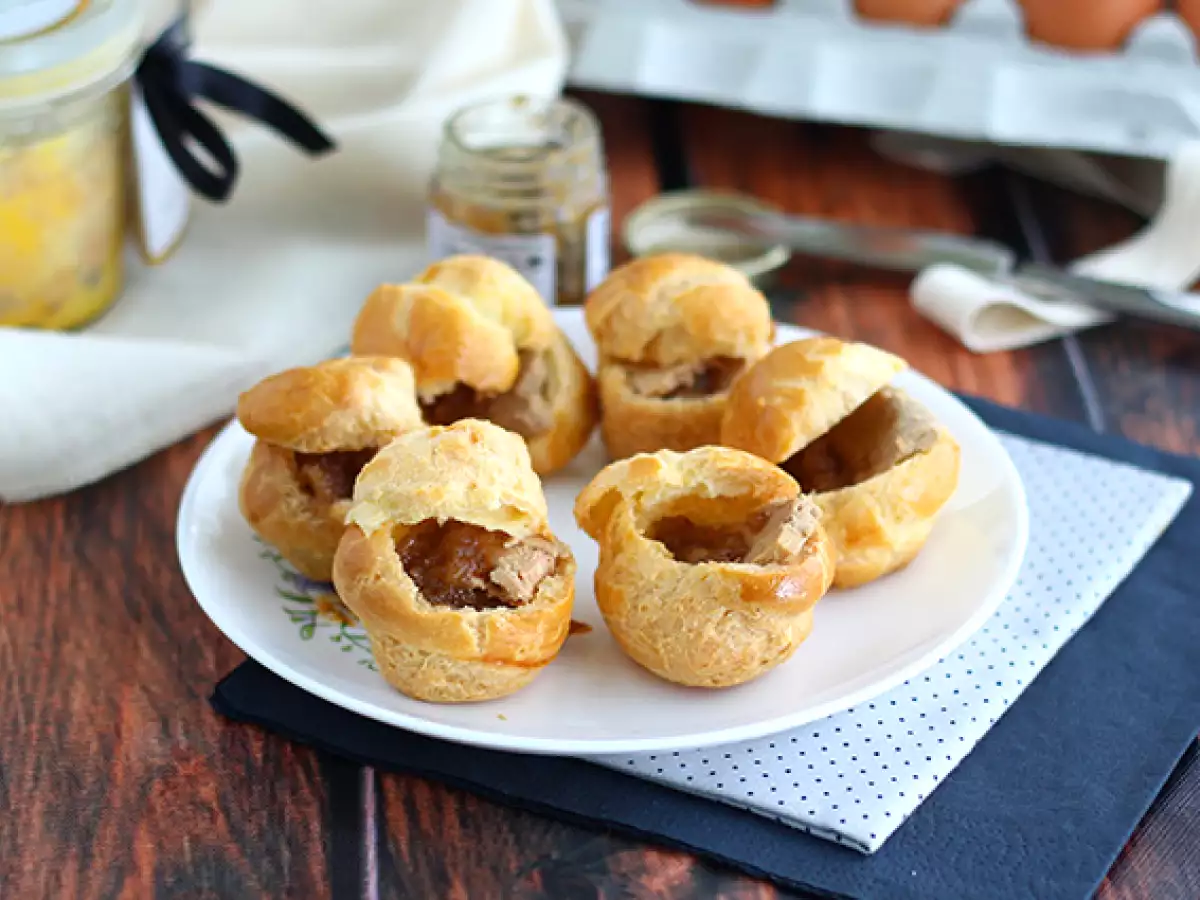 Recept Mini princeske s foie grasom in čebulnim konfitom