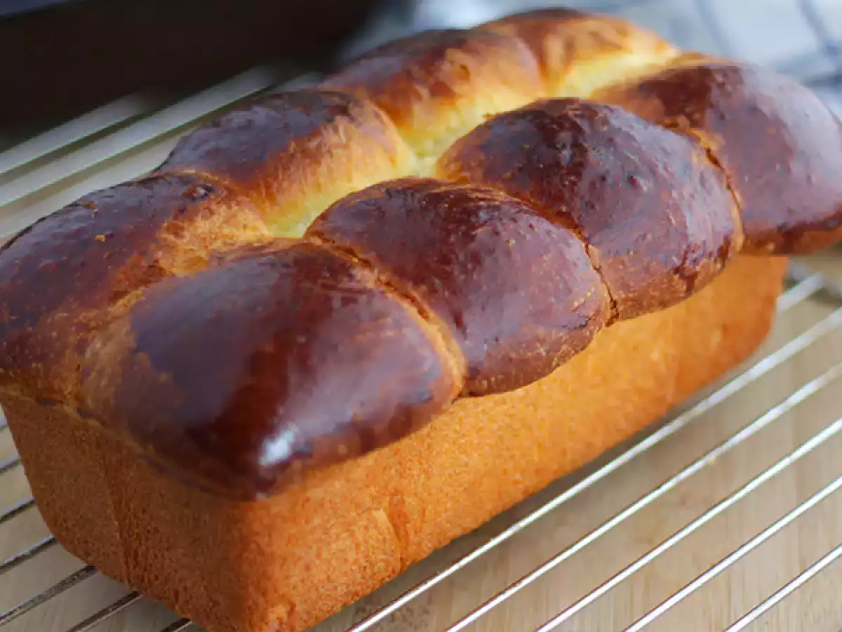 Recept Zlatorumeni in puhast brioš