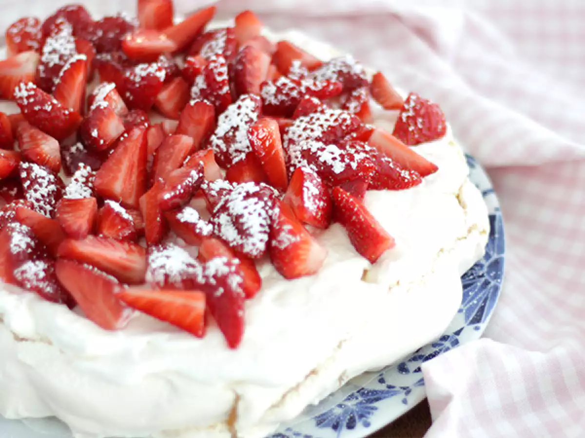 Recept Enostavna jagodna pavlova