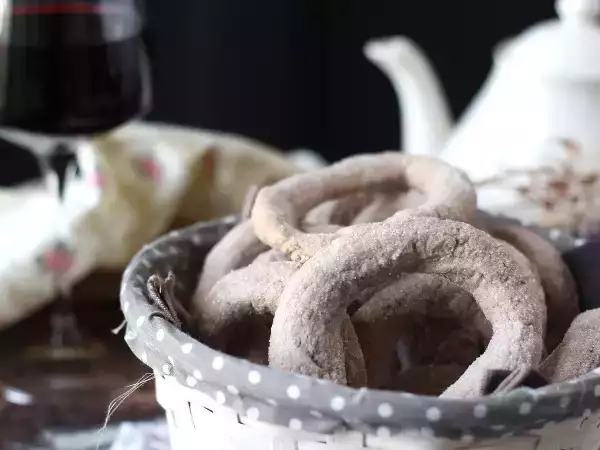 Recept Krofi z rdečim vinom: babičin recept, ki bi ga moral poznati vsak!