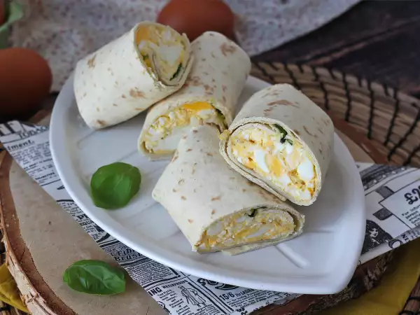 Recept Mehak in super beljakovinski zavitek z jajcem in feto