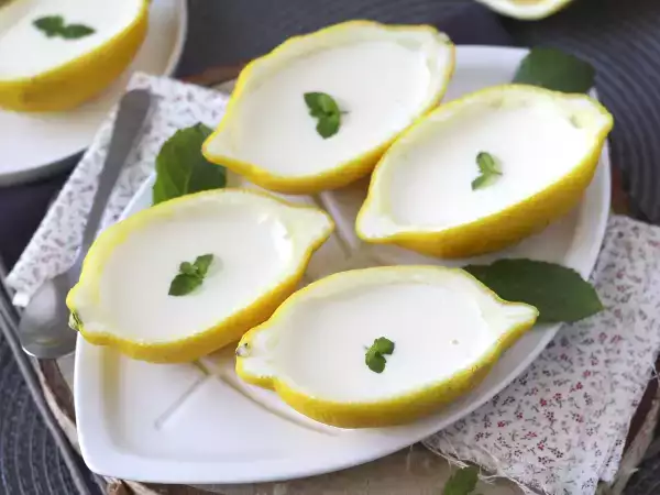 Recept Lemon posset, limonina sladica brez pečenja, ki jo boste vzljubili