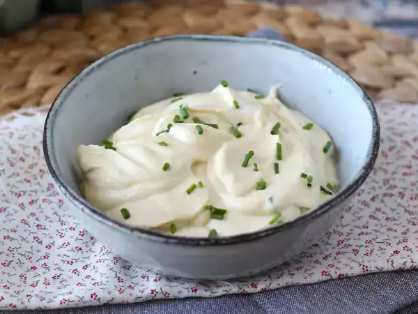 Recept Lahka majoneza s trdo kuhanimi jajci in brez olja! odlična, če ne morete jesti surovih jajc!