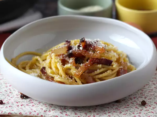 Recept Spaghetti alla carbonara, pravi italijanski recept za ogljikove hidrate!