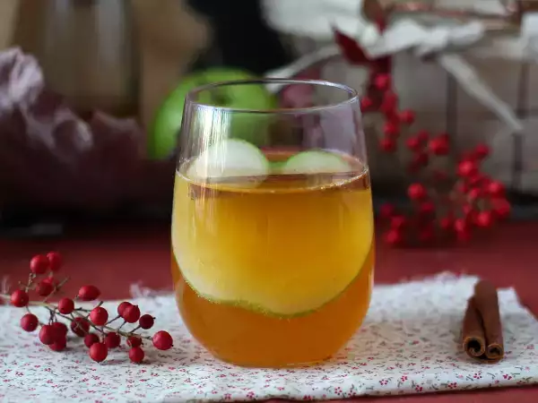 Recept Pumpkin spritz, pikanten koktajl z bučnim sirupom!