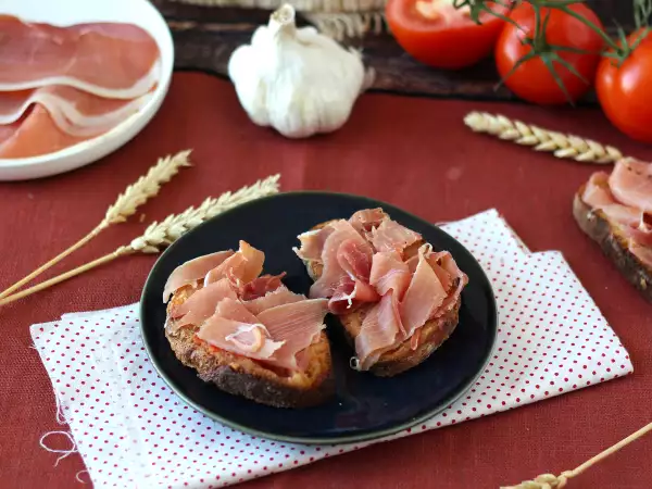 Recept Sendviči s paradižnikom in pršutom serrano