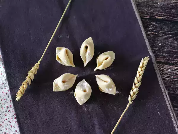 Recept Kako narediti domače testenine: sorpresine, lepe majhne testenine