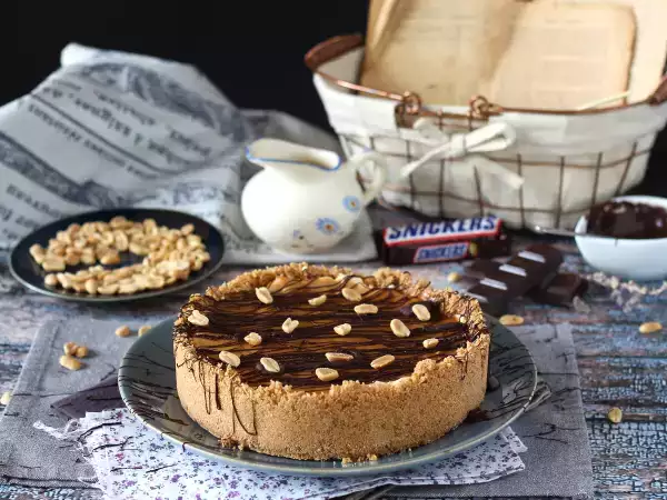 Recept Izjemno gurmanski cheesecake v slogu snickersa