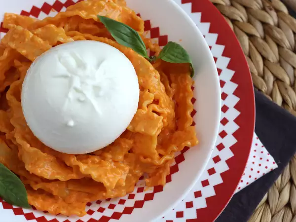 Recept Pesto po kalabrijsko s kremnim sirom burrata