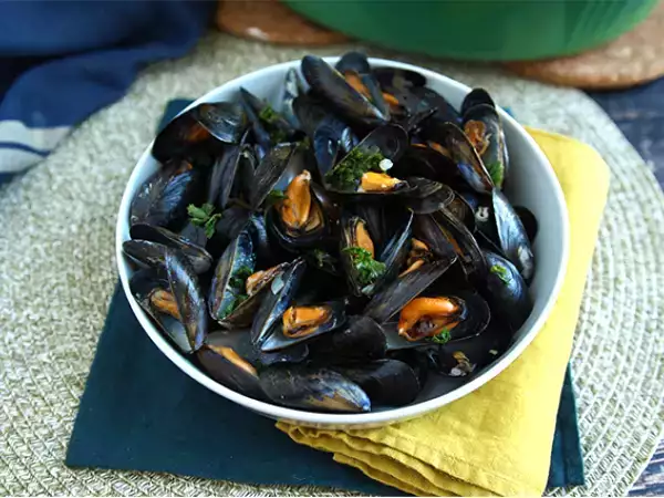 Recept Kako pripraviti školjke v jabolčniku?