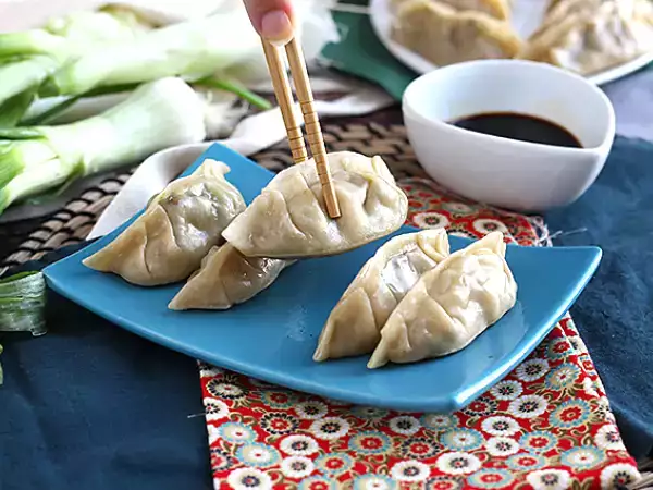 Recept Gyozas s piščancem, korenčkom in gobami