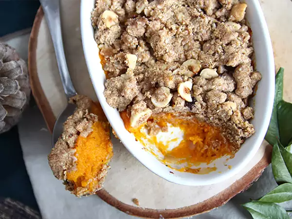 Recept Butternut crumble z lešniki