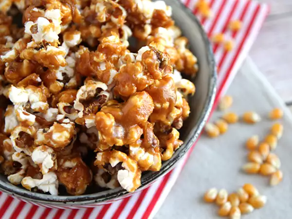Recept Karamelni popcorn