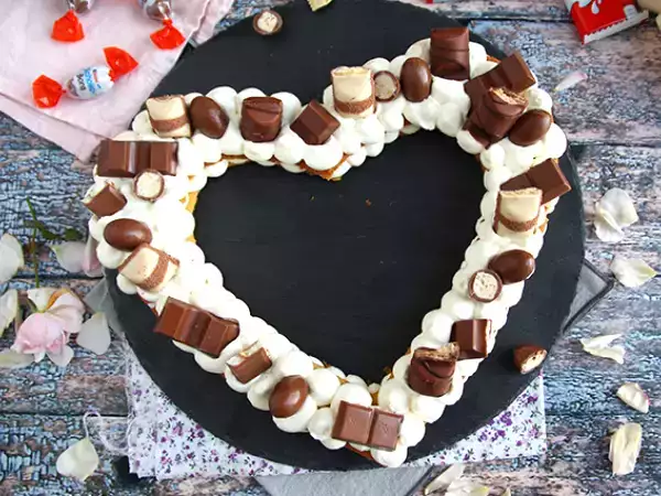 Recept Srčna torta au kinder - kinderjeva srčna torta za valentinovo