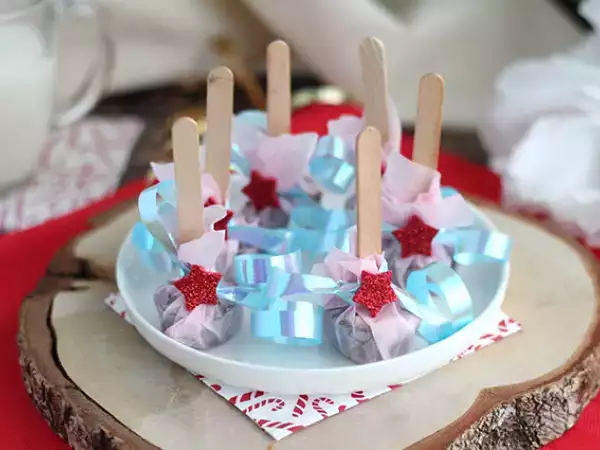 Recept Vroče čokoladne lizike: temna čokolada + praženi lešniki