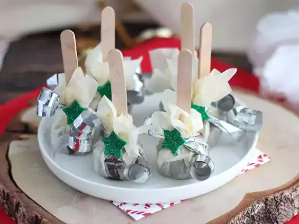 Recept Ličke z vročo čokolado: temna čokolada + carambar