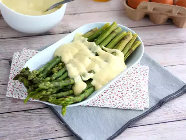 Recept Šparglji z omako mousseline