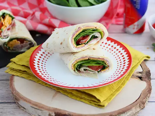 Recept Špinačni zavitki s šunko in čedarjem