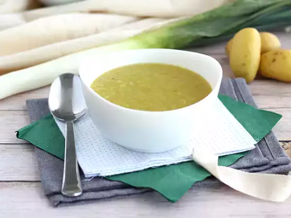 Recept Hitra in enostavna juha iz pora in krompirja