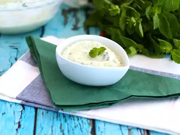 Recept Tzatziki, grška omaka iz kumar in jogurta