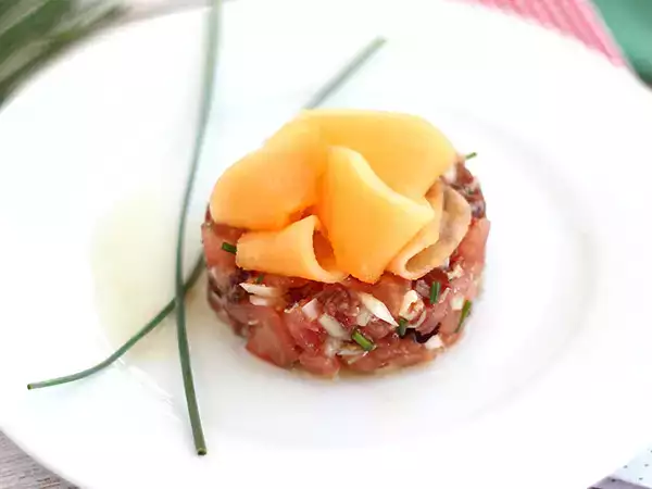 Recept Tartare iz šunke, melone in paradižnika