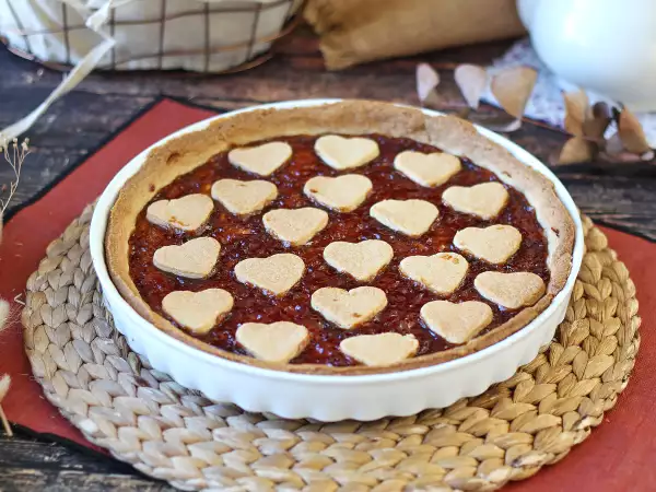 Recept Krhka pita z jagodno marmelado: klasičen recept (tudi s srčki)