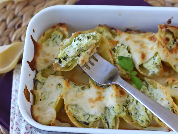 Recept Conchiglioni, polnjeni z rikoto, bučkami in limono: kremasti in au gratin v pečici