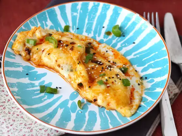 Recept Ocvrta jajca z medom in mocarelo, sladek, slan in pikanten ekspresni zajtrk!