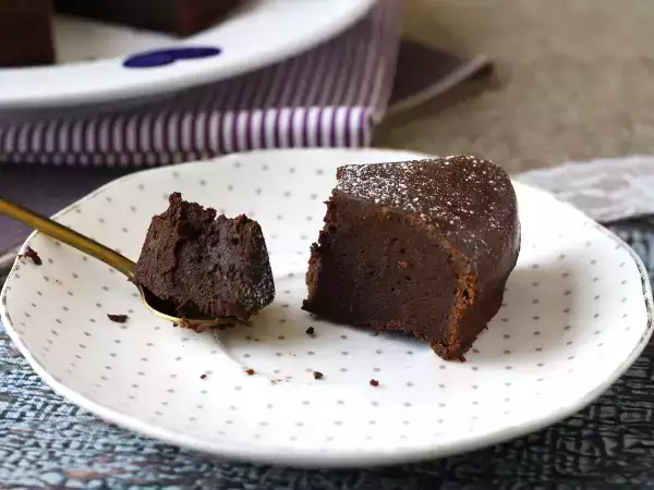 Recept Čokoladni fondant z beljakovinami: preprost recept s sirotko