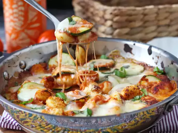 Recept Hiter recept za gratinirane njoke z bučkami in mocarelo