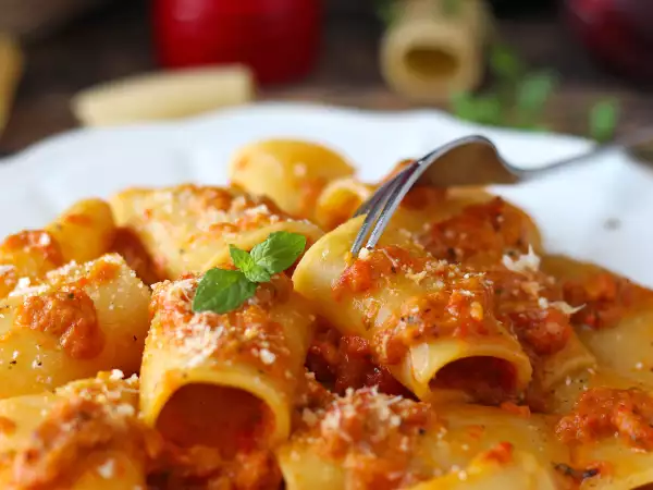 Recept Kremne in dišeče testenine s papriko in meto
