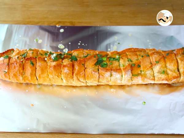 Česnov in peteršiljev kruh - Priprava korak 5