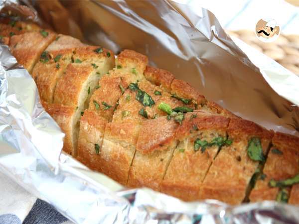 Česnov in peteršiljev kruh - Priprava korak 6