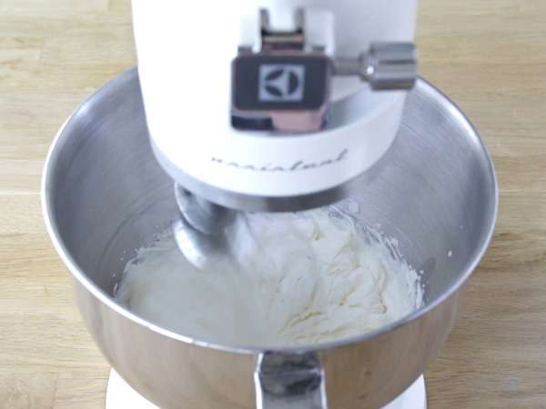 Sladoled iz jogurta in malin - Priprava korak 1