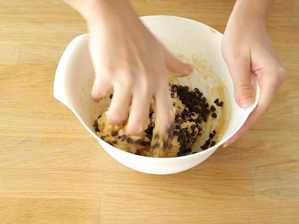 Velikanska torta s piškoti in marshmallows - Priprava korak 4