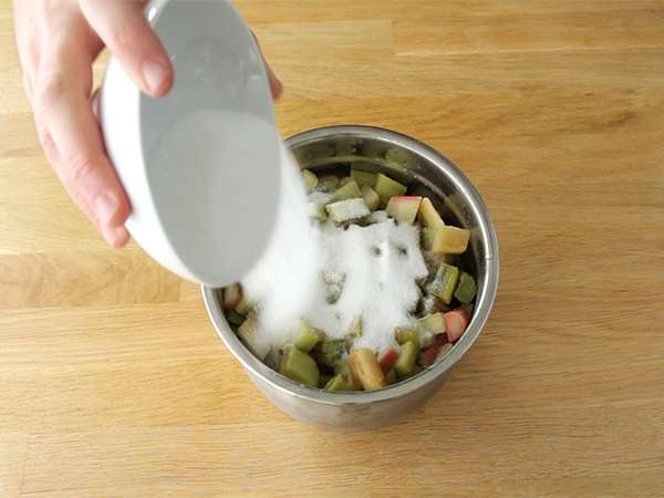 Enostaven rabarbarov tart - Priprava korak 1